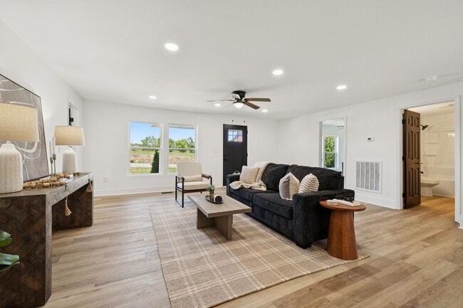 Photo - 934 Old Rome Pike House