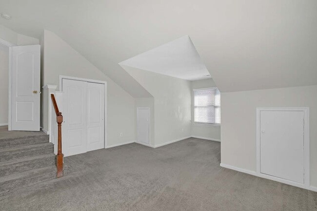 Foto del edificio - Call Sabrina Thomas for information at 757-767-0767