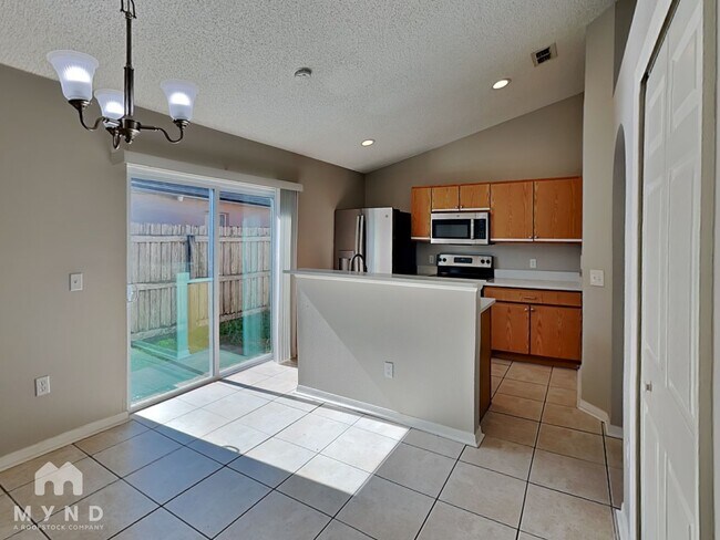 Foto del edificio - 5704 English Oak Dr S