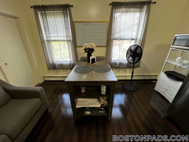 Foto del edificio - 1576 Tremont St