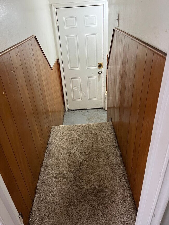 Building Photo - 3 bed/ 1 Bath