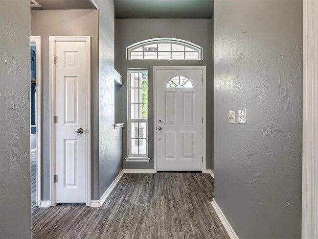 Building Photo - 2505 Black Oaks Cir