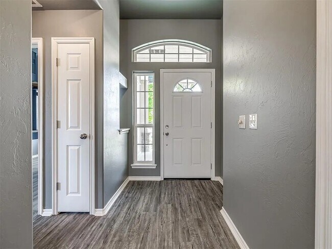 Foto del edificio - 2505 Black Oaks Cir