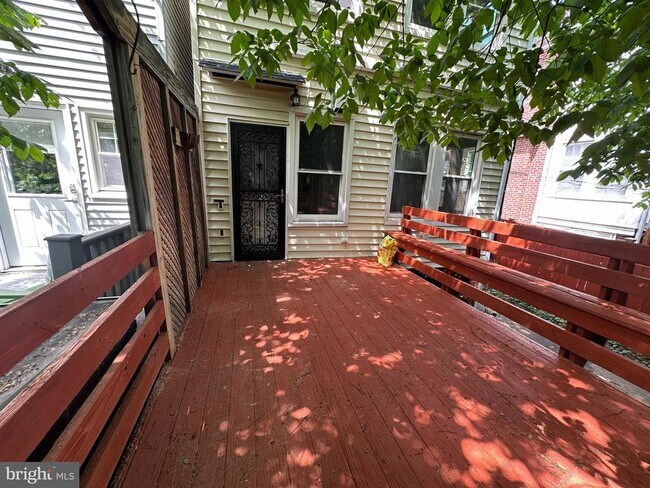 Foto del edificio - 4130 Military Rd NW
