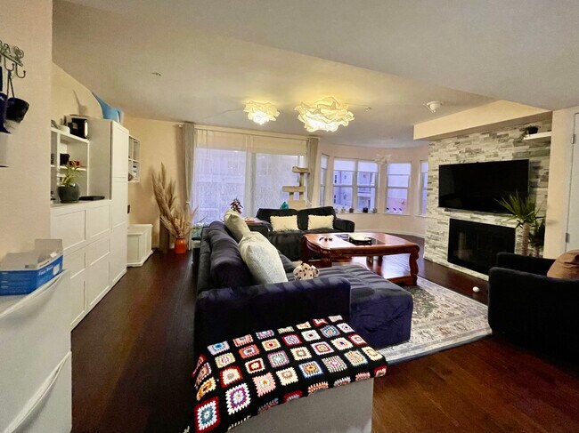 Building Photo - 3885 Carter Dr