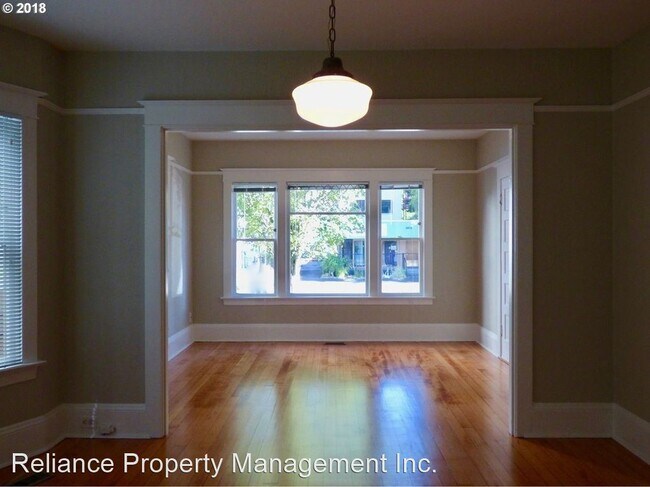 Foto del edificio - 2912-2918 SE Belmont St