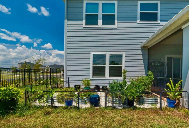 Building Photo - Gorgeous 4/ 2.5 Home in the Beautiful Lake Asbury Area of Clay County! $2,550.00