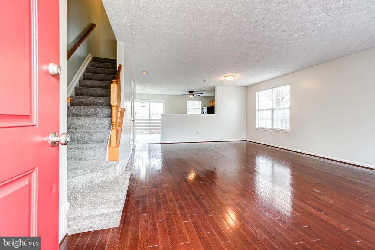 Primary Photo - 10908 Henry Darnall Ct