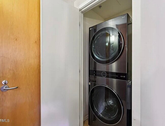 Foto del edificio - 7131 E Rancho Vista Dr