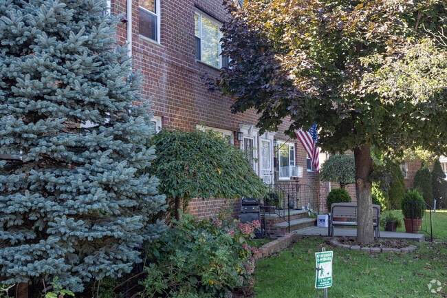 Building Photo - 1511 Independence Ave