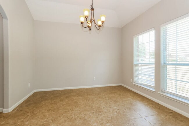 Building Photo - 18415 Sunrise Maple Dr