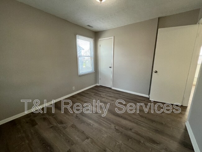 Building Photo - 5507 E Rawles Ter