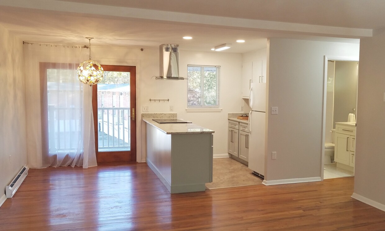 Top floor end unit - 1538 CT-12