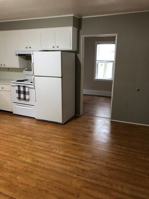 Building Photo - 718 3rd St NW
