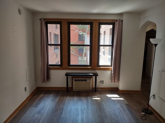 Foto del edificio - Charming Studio Unit within Walking Distance to GWU