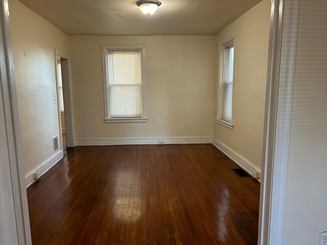 Building Photo - Nice Three Bedroom House in Wilmington