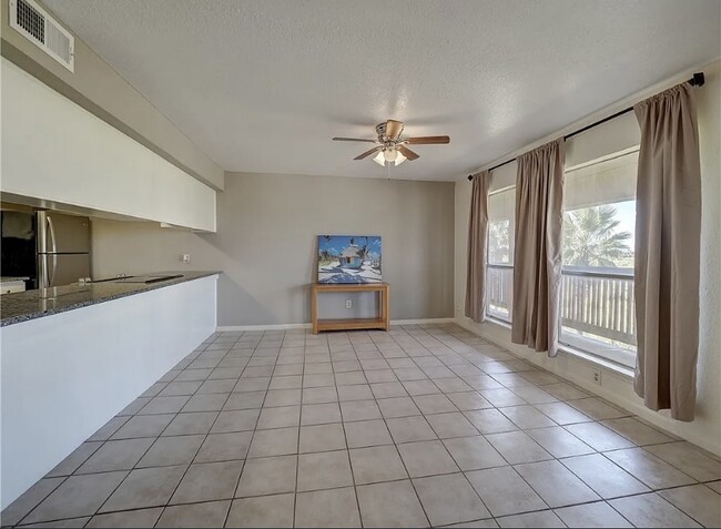 Building Photo - 14801 Compass St