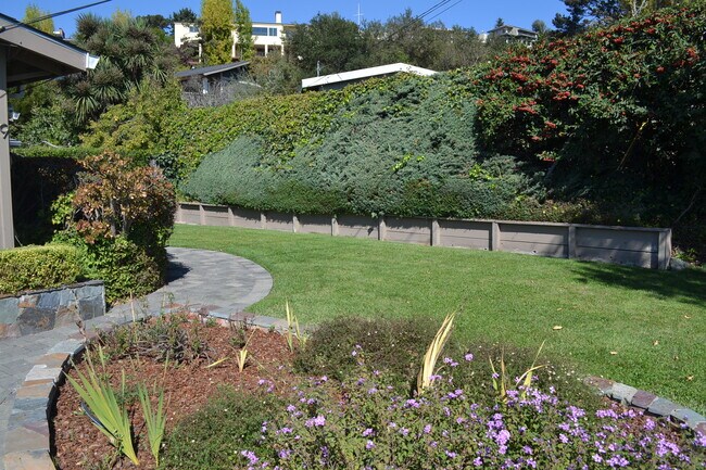 Building Photo - 9 Mara Vista Ct