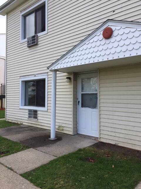 Primary Photo - 439 Granite Rd
