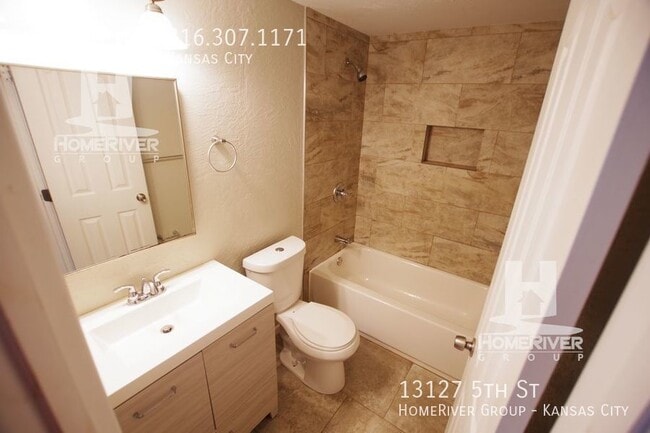 Building Photo - 13127 5th St