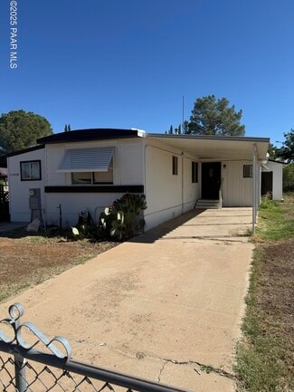 Building Photo - 17400 E Trails End Rd