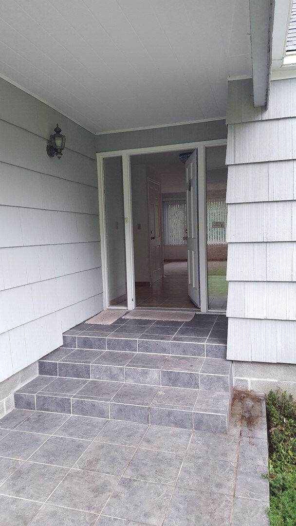 Foto del edificio - University Place 2bd 2bth, with bonus/office, $2,995 includes yard care and utilities other than ...