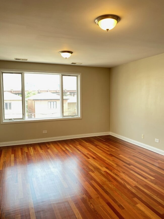 Building Photo - 522 W 26th St