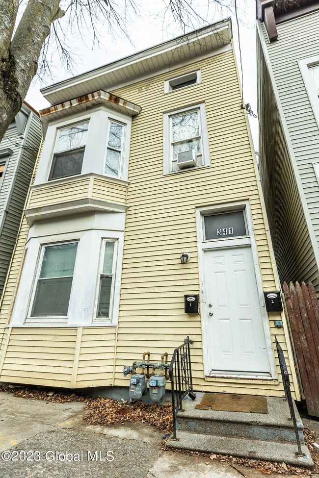 Building Photo - 341 1st St