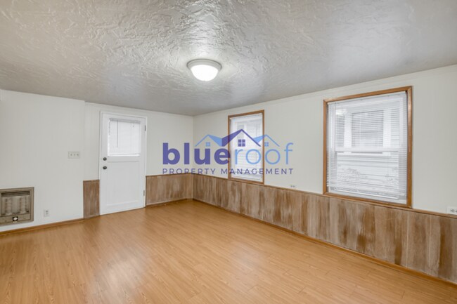 Foto del edificio - 3242-3248 SE Alder Ct - 3242.5