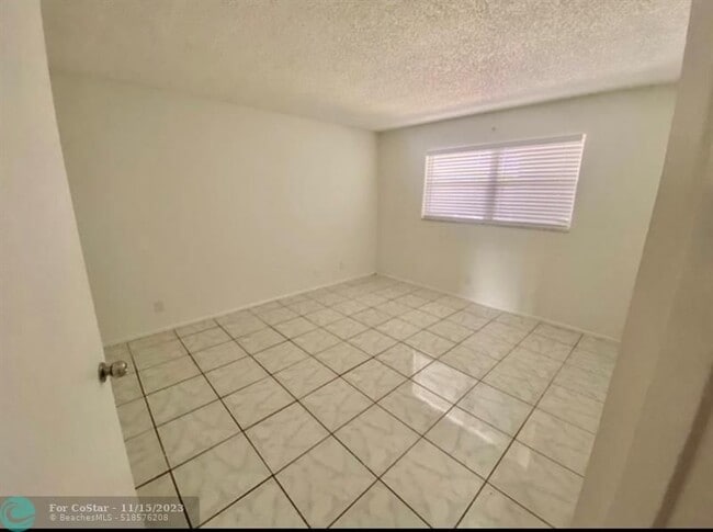 Building Photo - 7960 S Colony Cir