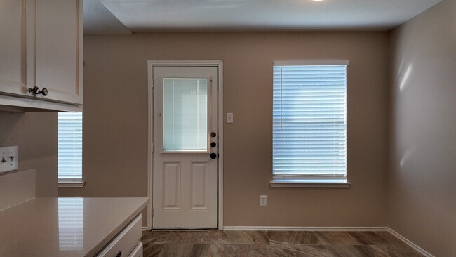 Foto del edificio - 23919 Clipper Hill Ln