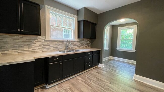Building Photo - 2018 Crosswell Pl