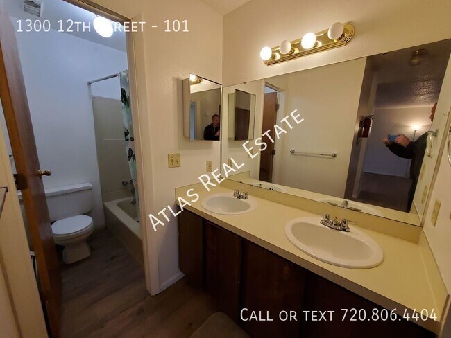 Foto del edificio - ONE MONTH FREE Charming 2bd/1ba Ground Flo...