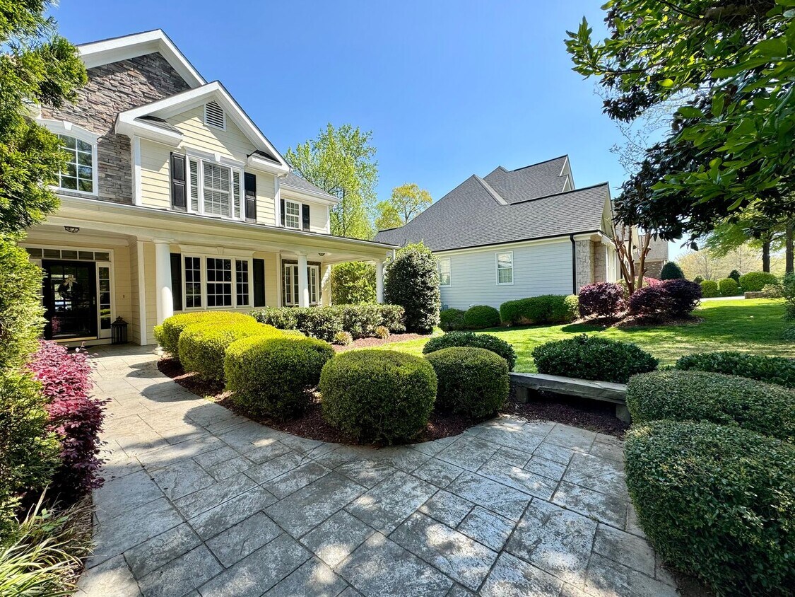 Foto principal - The Preserve at Jordan Lake - Elegant Golf...