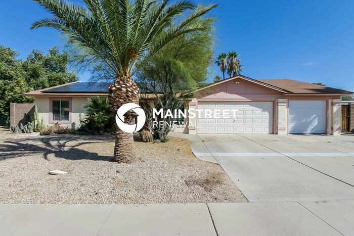 Foto principal - 4 Bedroom Pet-Friendly Home in Glendale, A...