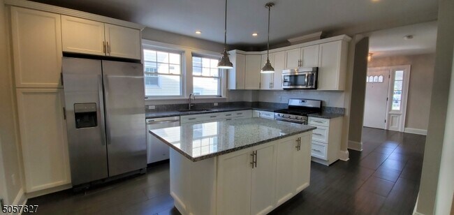 Foto del edificio - 45 Ashland Rd