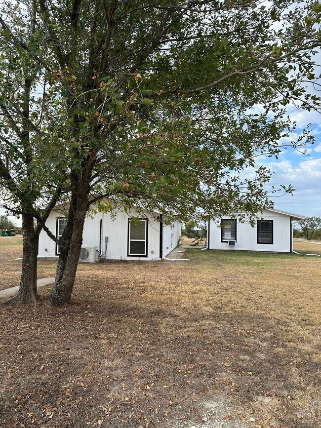 Foto del edificio - 3 Bedroom Cottage + Studio in Manor