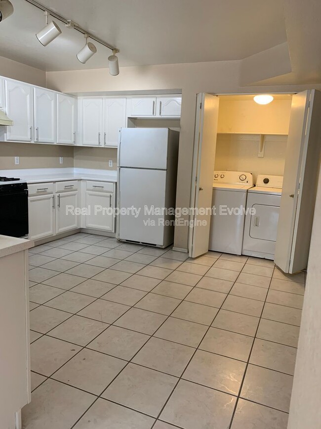 Foto del edificio - 7418 W Eva St