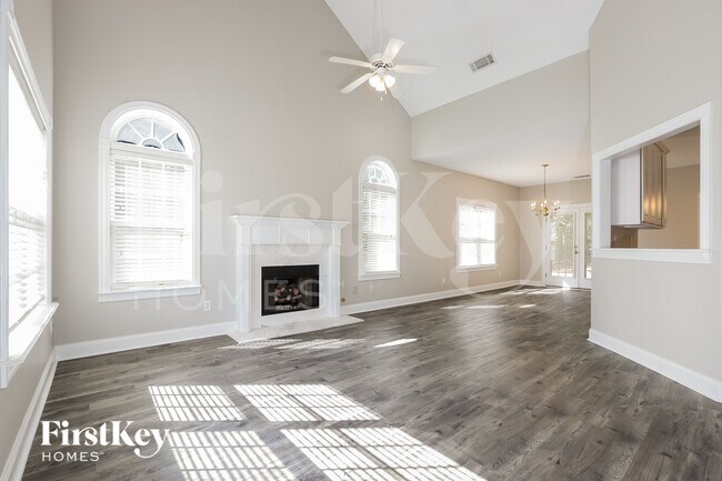 Foto del edificio - 239 James Allen Pl