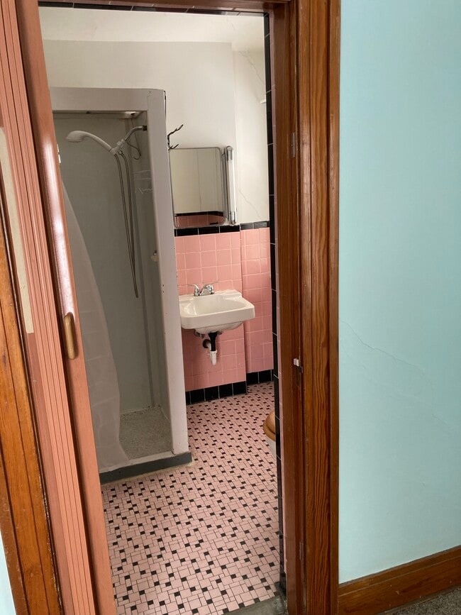 Building Photo - 2114 Wyoming St