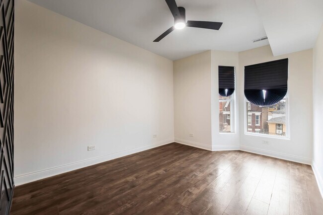 Foto del edificio - 6833 S Champlain Ave