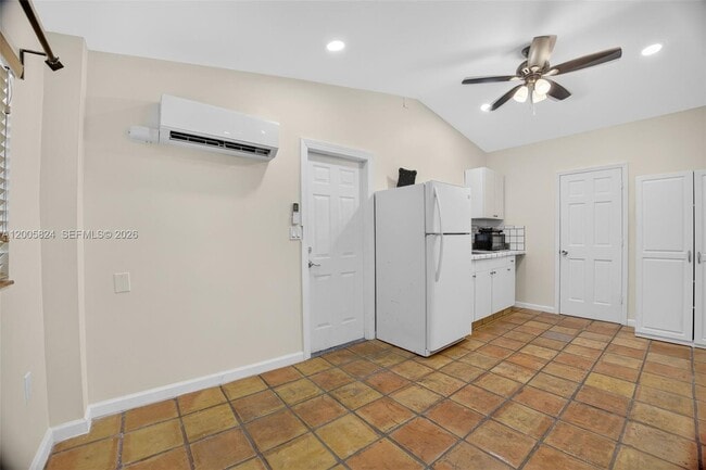 Building Photo - 7941 SW 37th Terrace