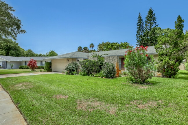 Building Photo - 1240 Santa Cruz Ave