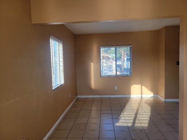 Building Photo - 6598 Jacaranda Ave