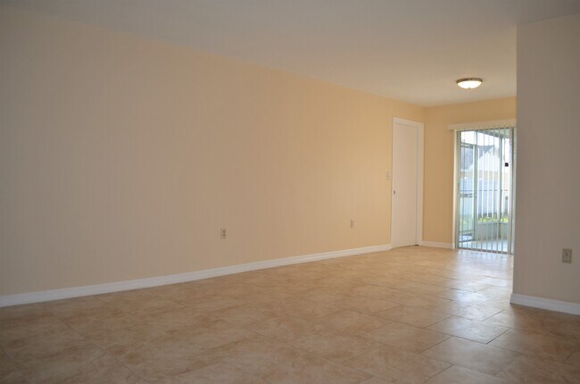 Foto del edificio - Beautiful upgraded home in Great Neighborhood! AVAILABLE IN DECEMBER!