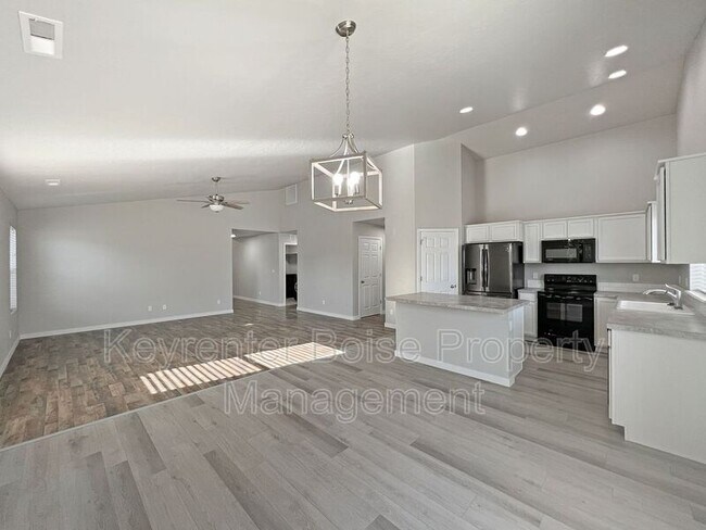 Foto del edificio - 3006 N Night Owl Ave