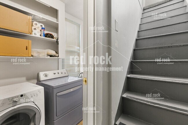 Foto del edificio - 207 W Knox Ave