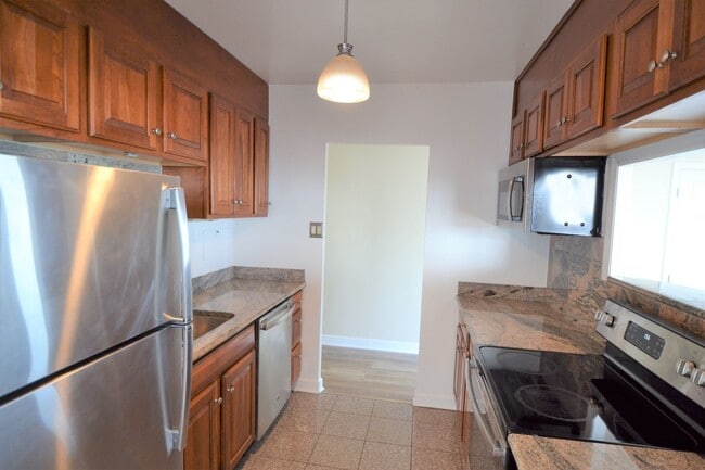Foto del edificio - 4180 N Marine Dr