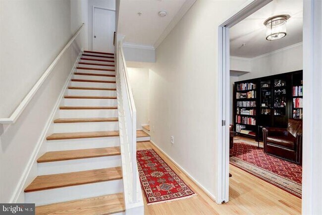 Foto del edificio - 2058 N Oakland St