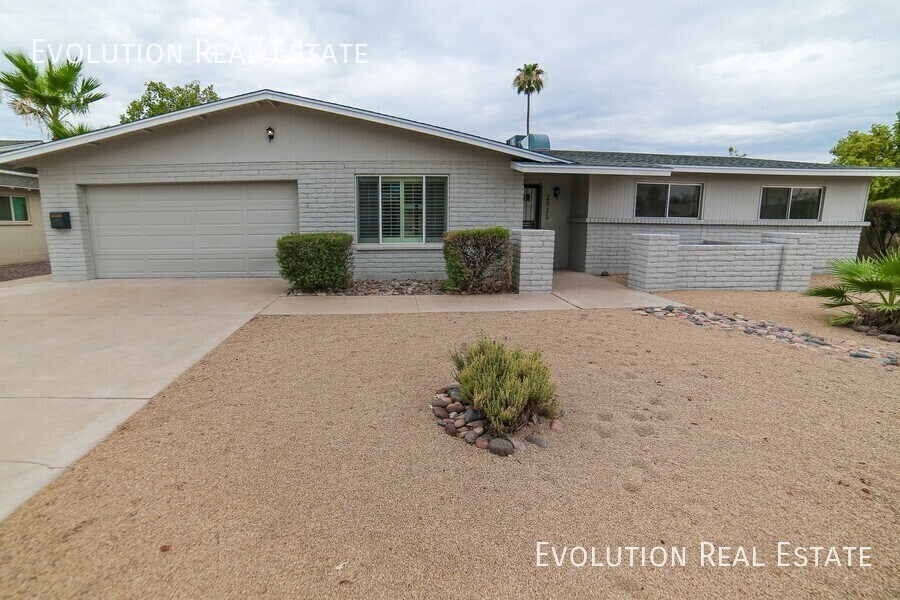 Primary Photo - 2521 S Kachina Cir